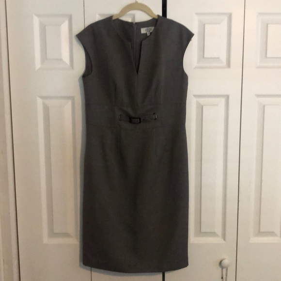 Professional Attire - Picture 1 of 3